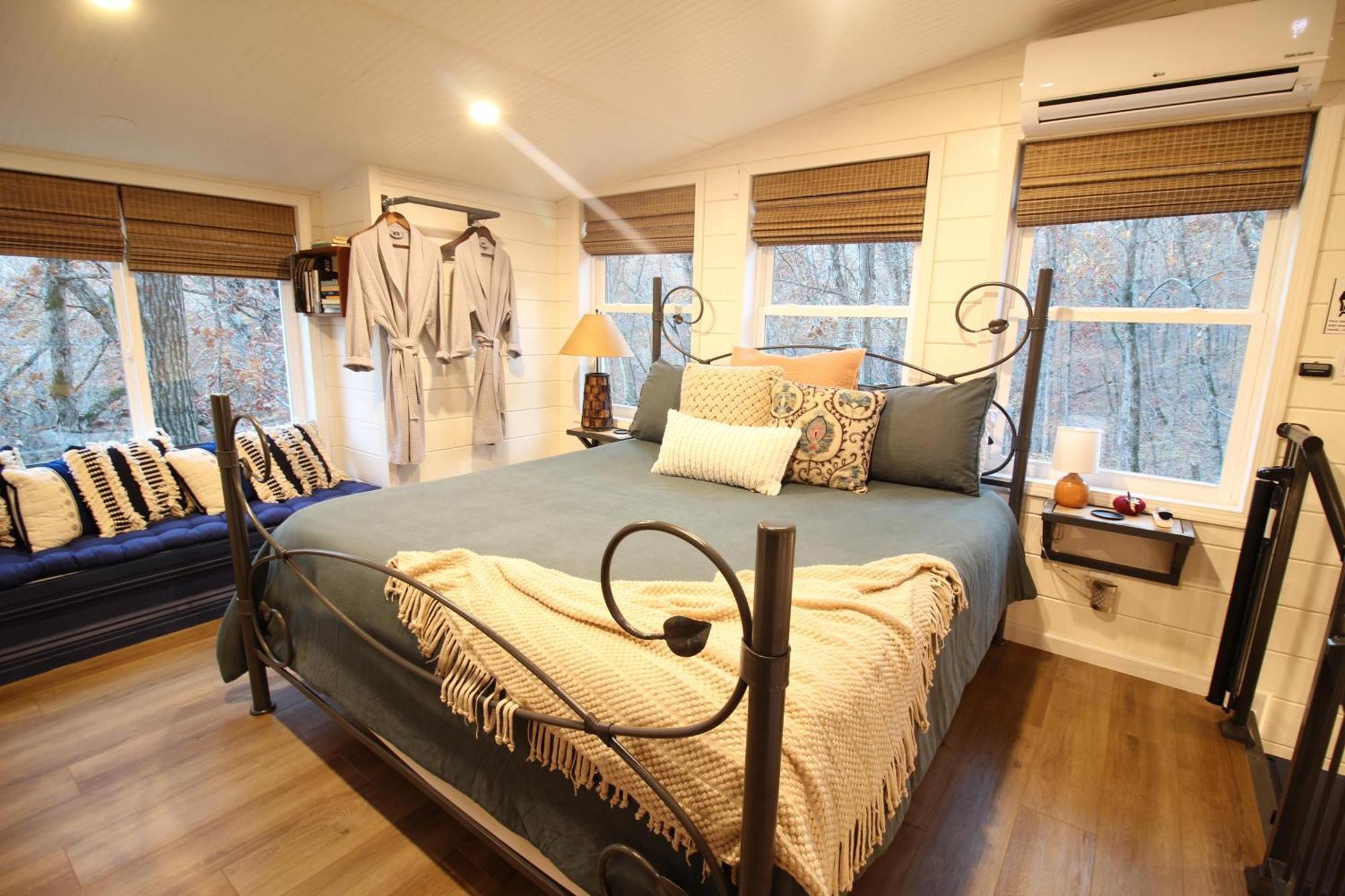 Secluded Treehouse In The Woods - Tree Hugger Hideaway Villa Branson Luaran gambar